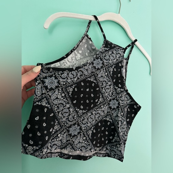 H&M Halter Crop Top - Picture 3 of 3